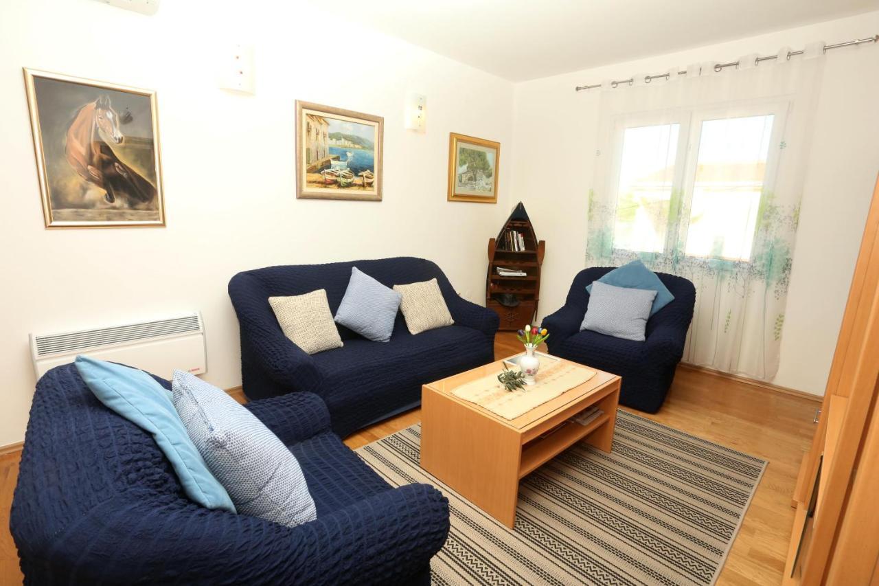 Apartments Sikirica Trogir Bagian luar foto