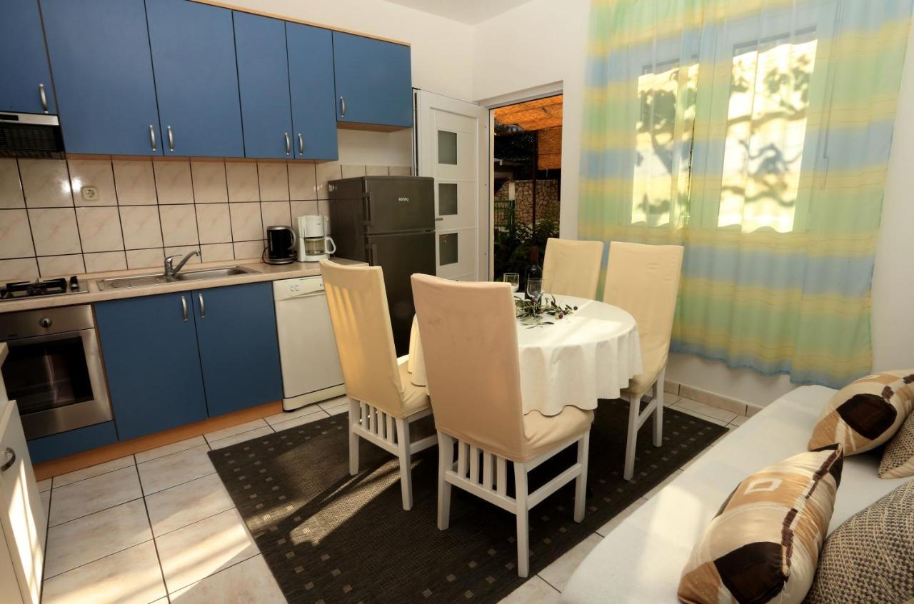 Apartments Sikirica Trogir Bagian luar foto