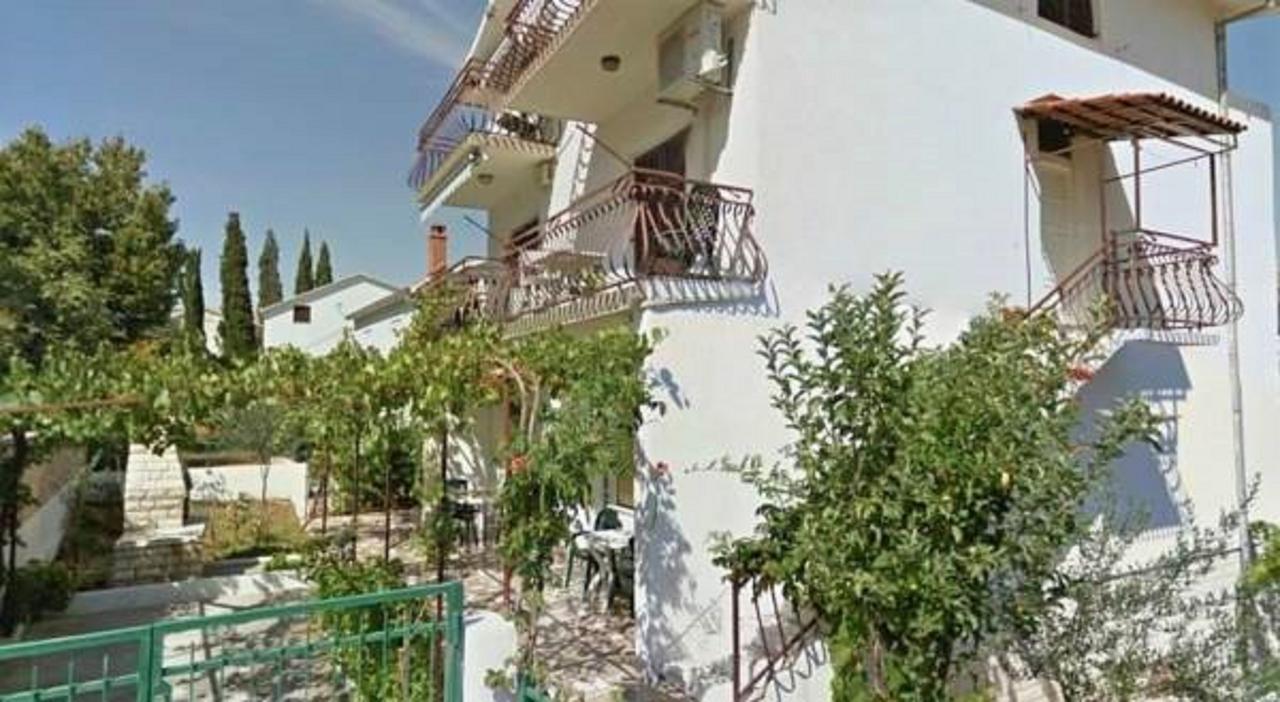 Apartments Sikirica Trogir Bagian luar foto